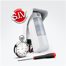 Rilevatore volumetrico per esterno tripla tecnologia, con anti-mascheramento e anti-avvicinamento, IP65.